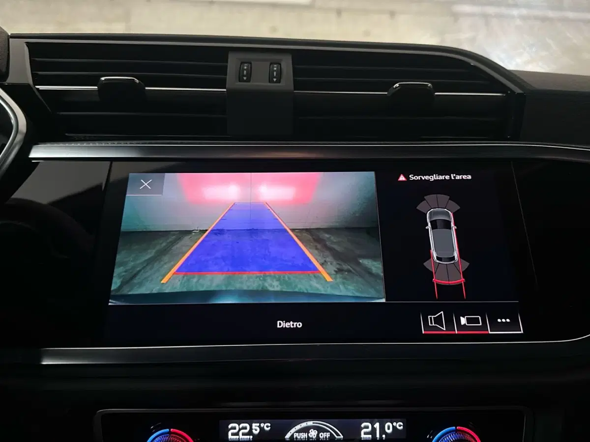 Audi Q3 Sportback usata a Napoli (16)