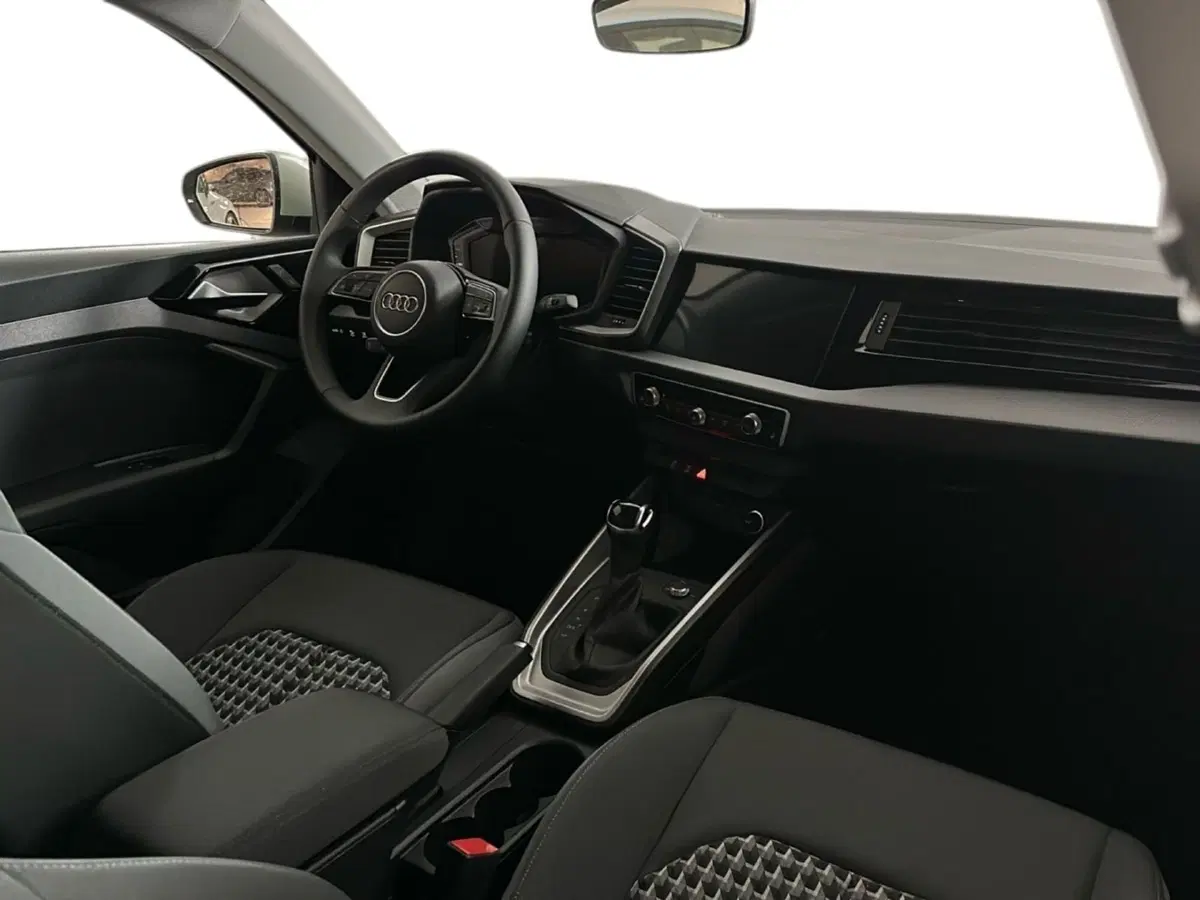 Audi A1 allstreet usata a Napoli (10)