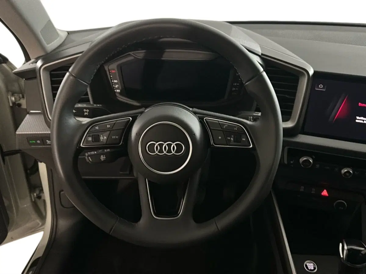 Audi A1 allstreet usata a Napoli (11)