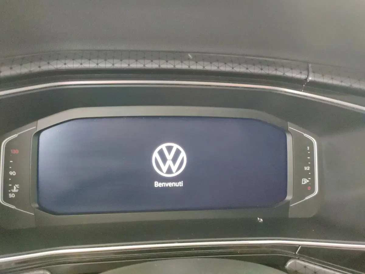 Volkswagen T-Cross usata a Napoli (15)