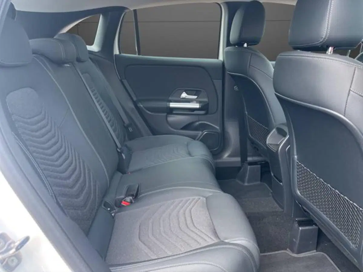 Mercedes-Benz GLA SUV usata a Milano (11)