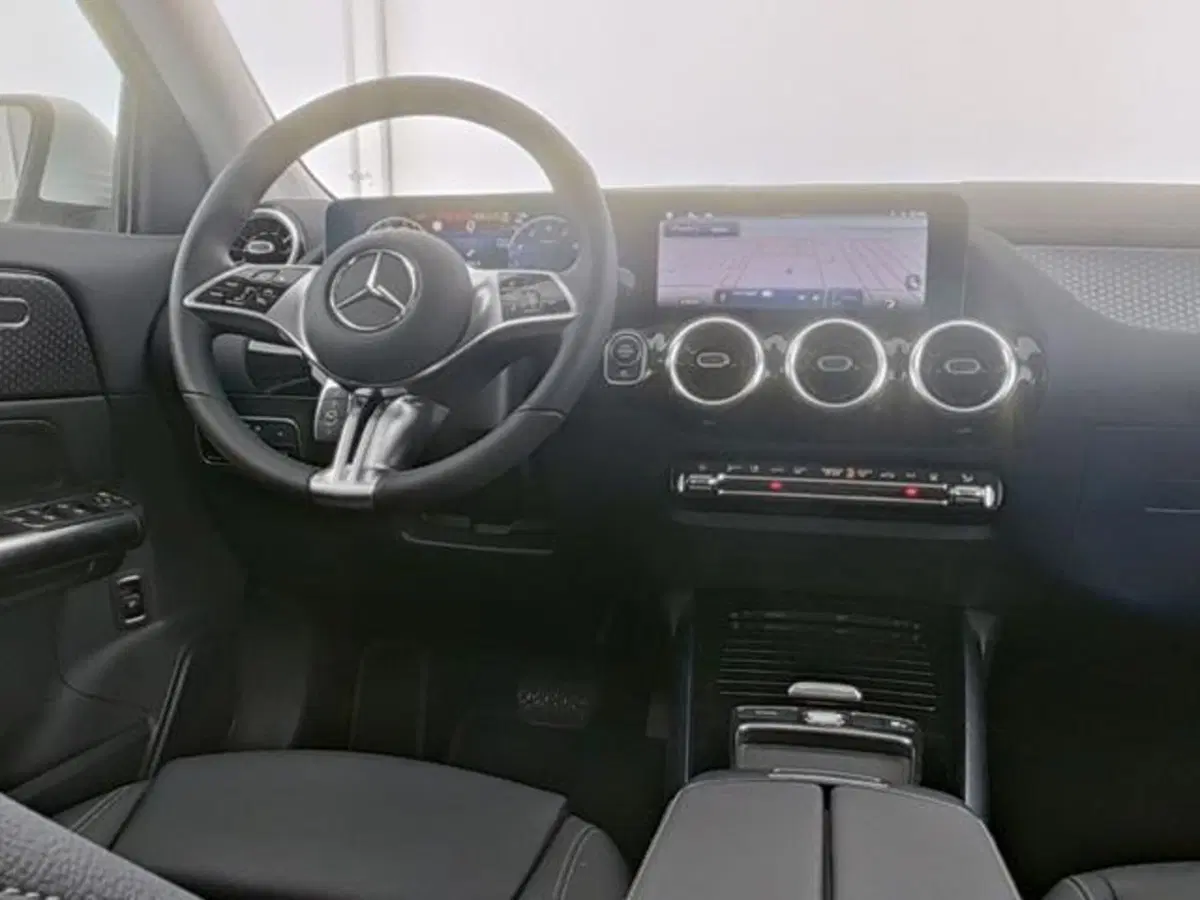 Mercedes-Benz GLA SUV usata a Milano (6)