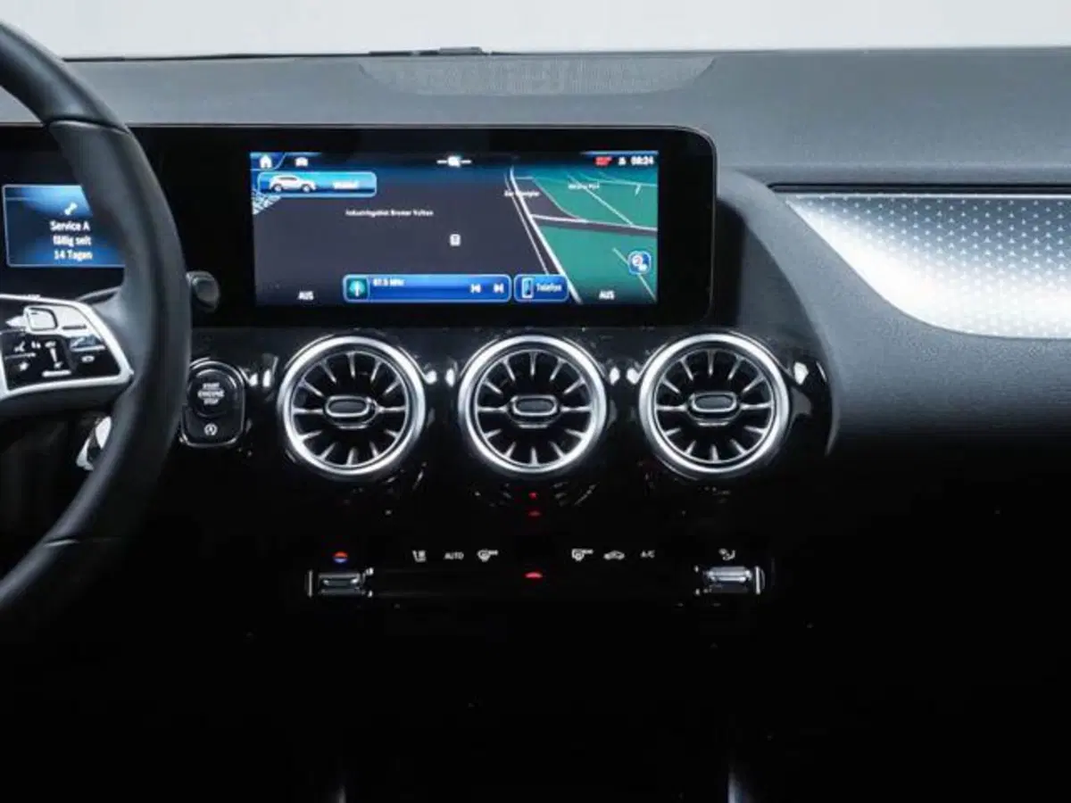 Mercedes-Benz GLA SUV usata a Milano (8)