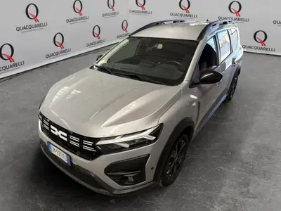 Dacia Jogger 1.0 tce Extreme UP Gpl 100cv del 2023 usata a Milano