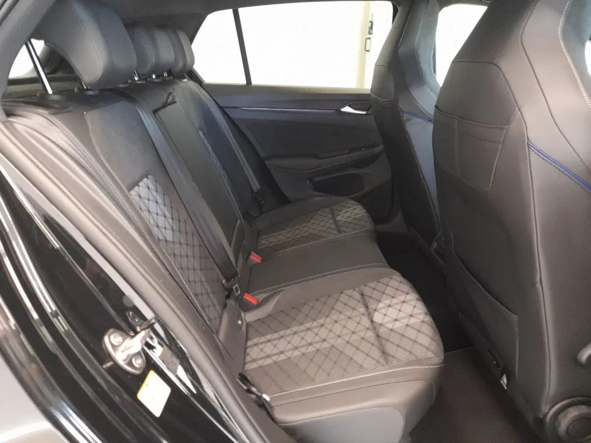 Volkswagen Golf nuova a Bologna (19)