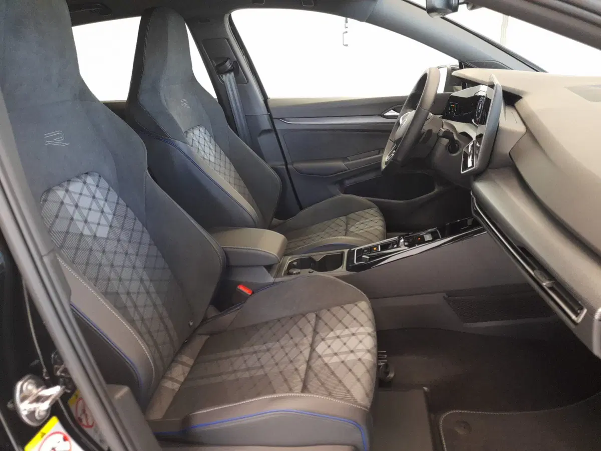 Volkswagen Golf nuova a Bologna (20)