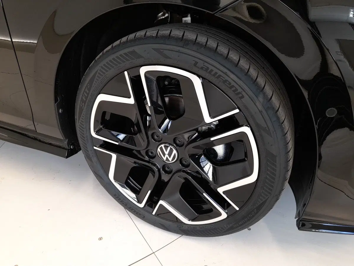 Volkswagen Golf nuova a Bologna (7)