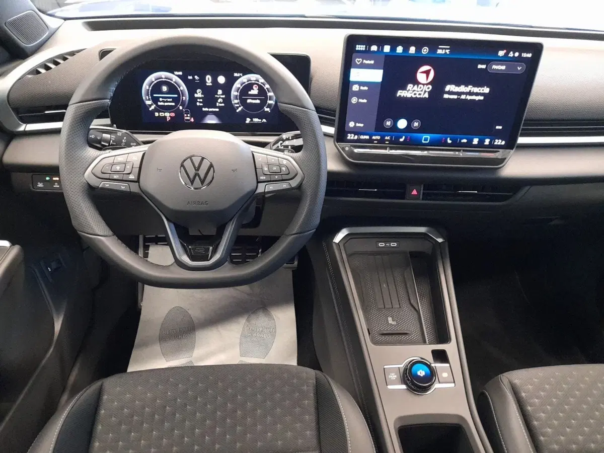 Volkswagen T-Roc nuova a Bologna (16)