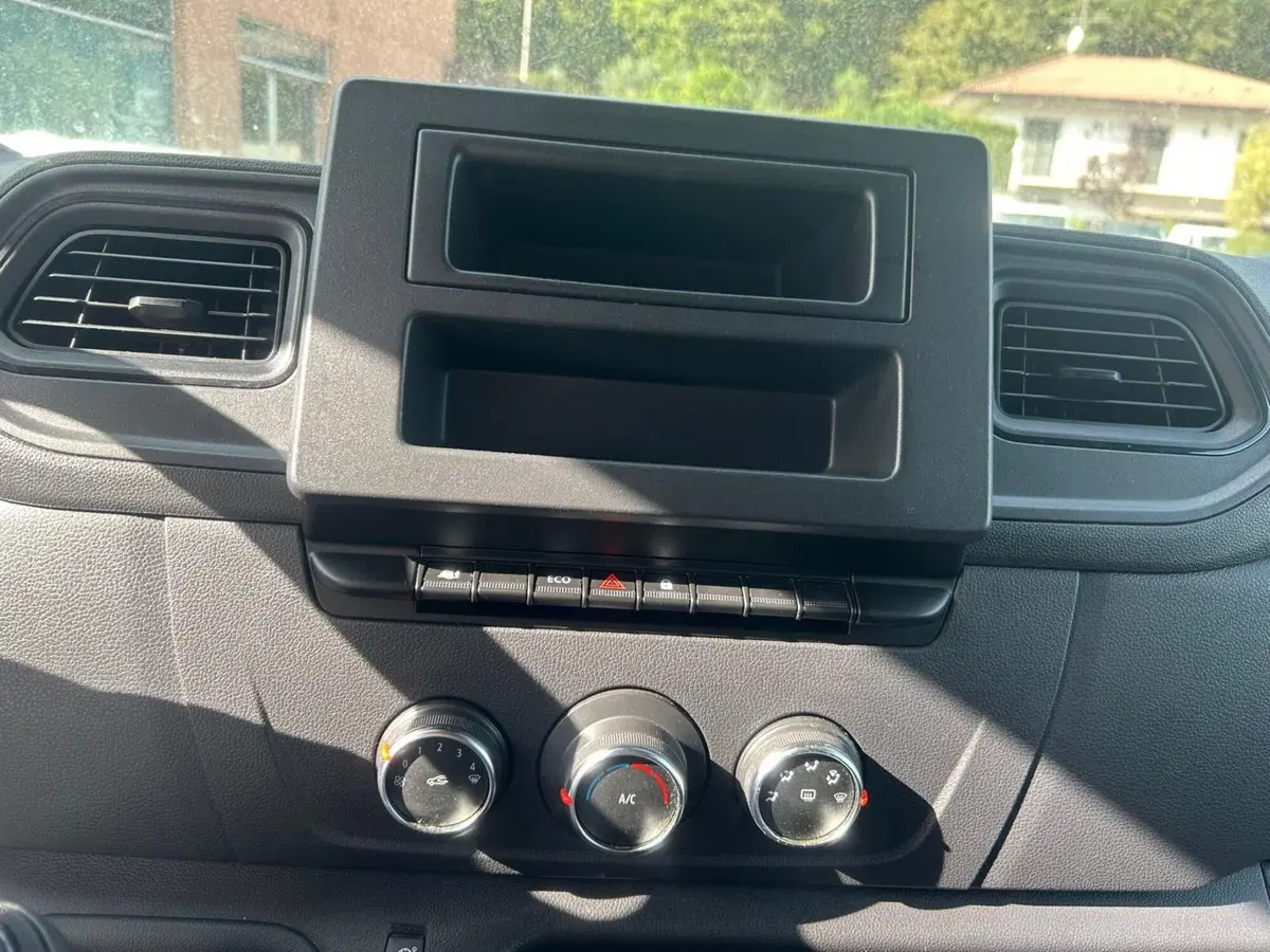 Renault Master Furgone usata a Salerno (20)