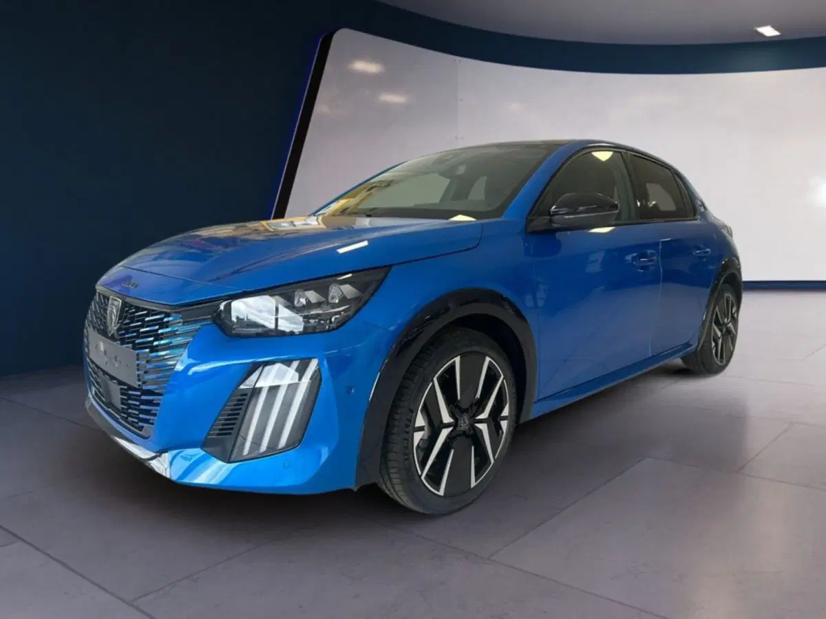 Peugeot 208 nuova a Salerno