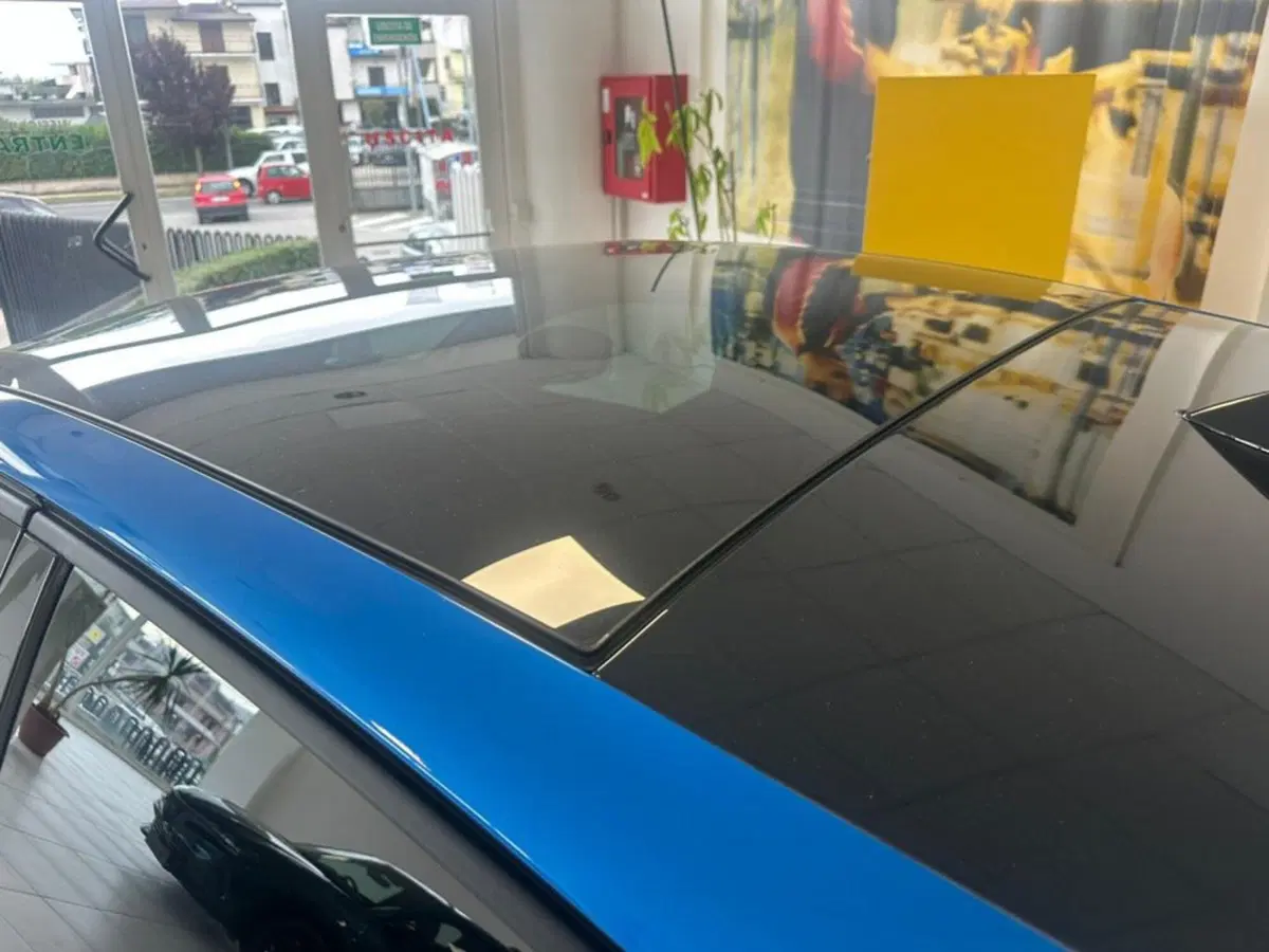 Peugeot 208 nuova a Salerno (15)