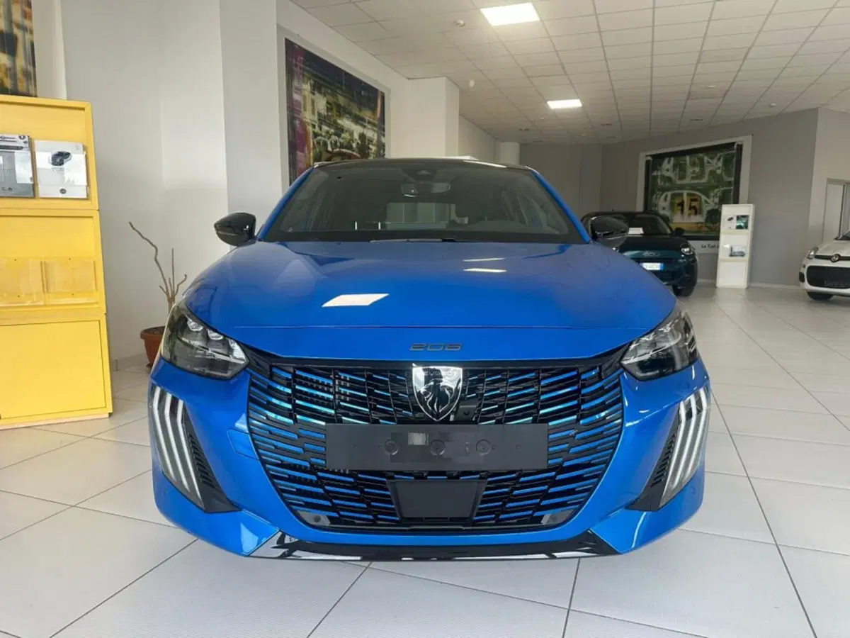 Peugeot 208 nuova a Salerno (18)