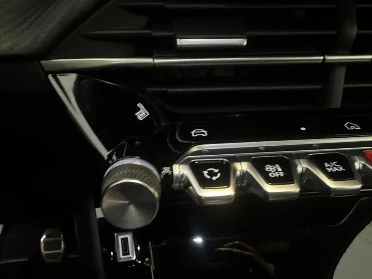 Peugeot 208 nuova a Salerno (20)