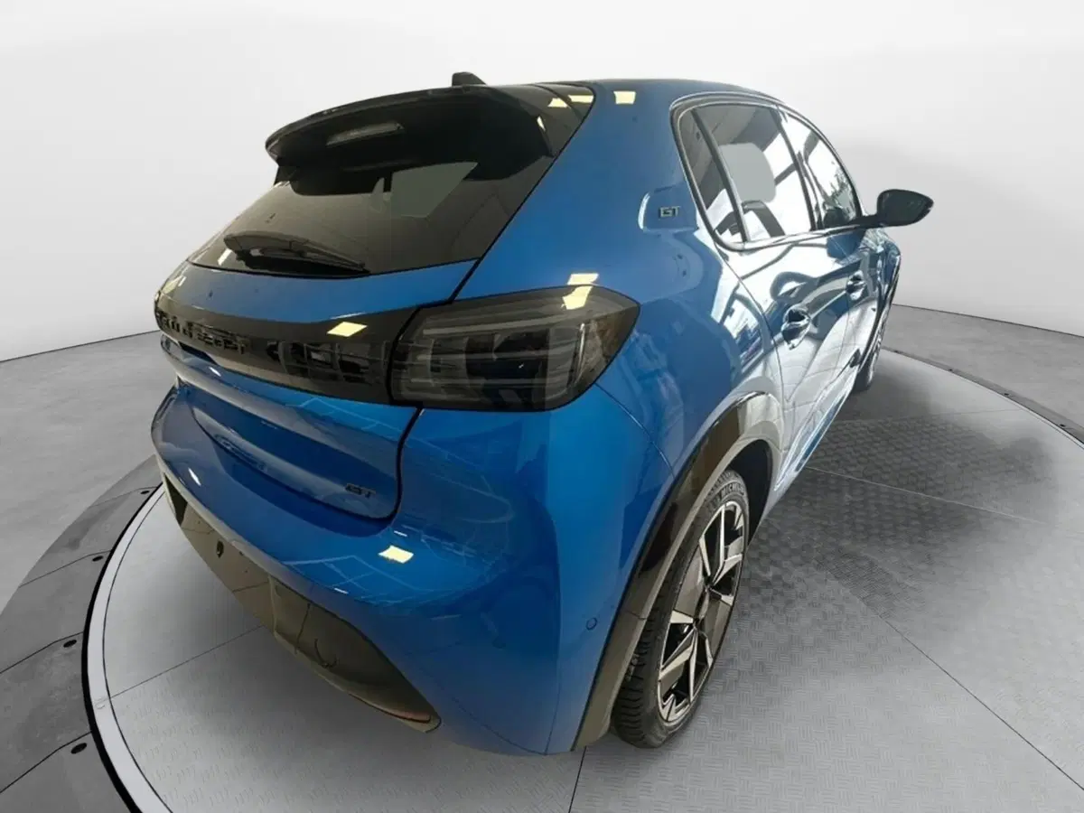 Peugeot 208 nuova a Salerno (4)