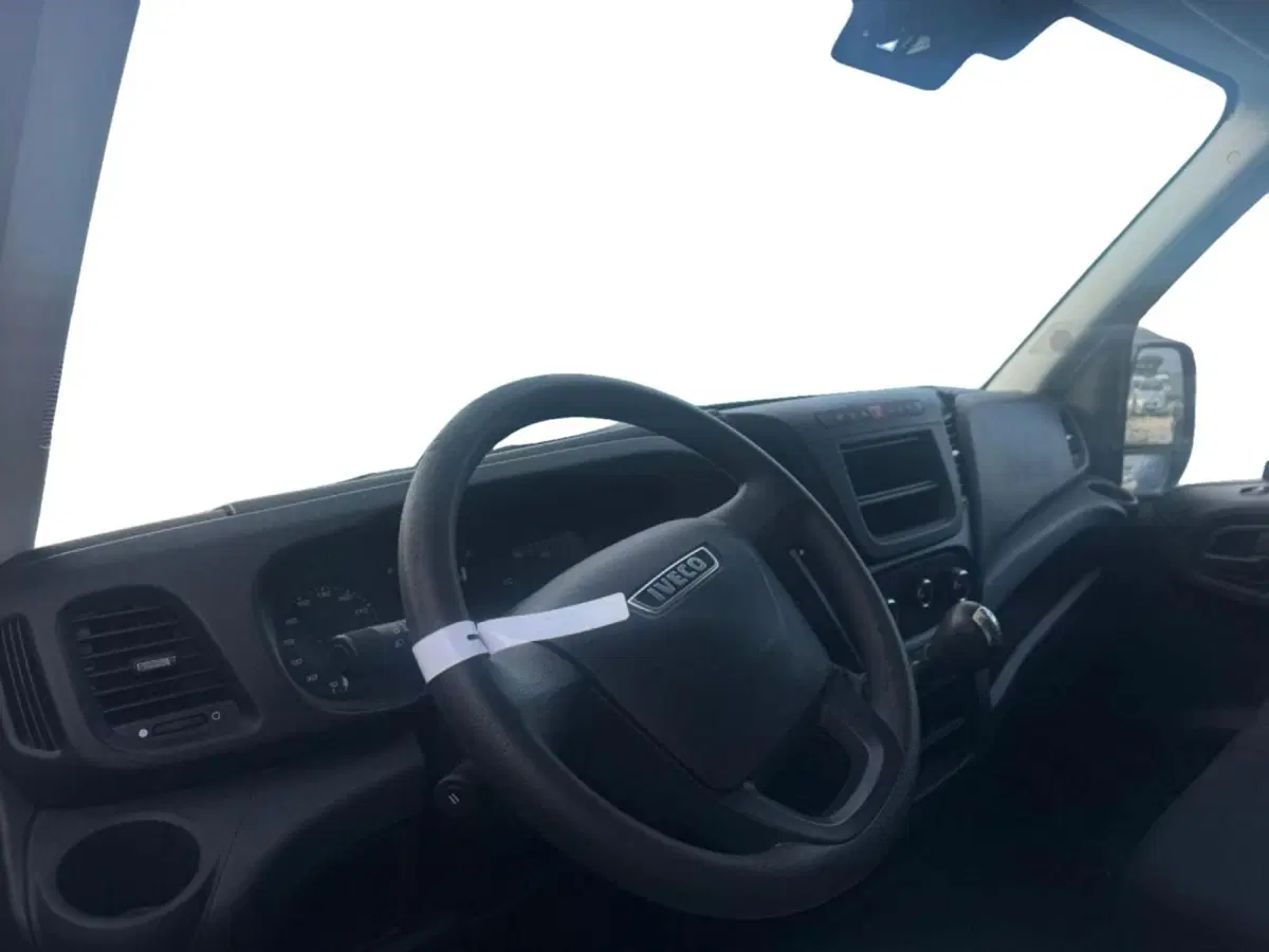 Iveco Daily Furgone usata a Salerno (5)