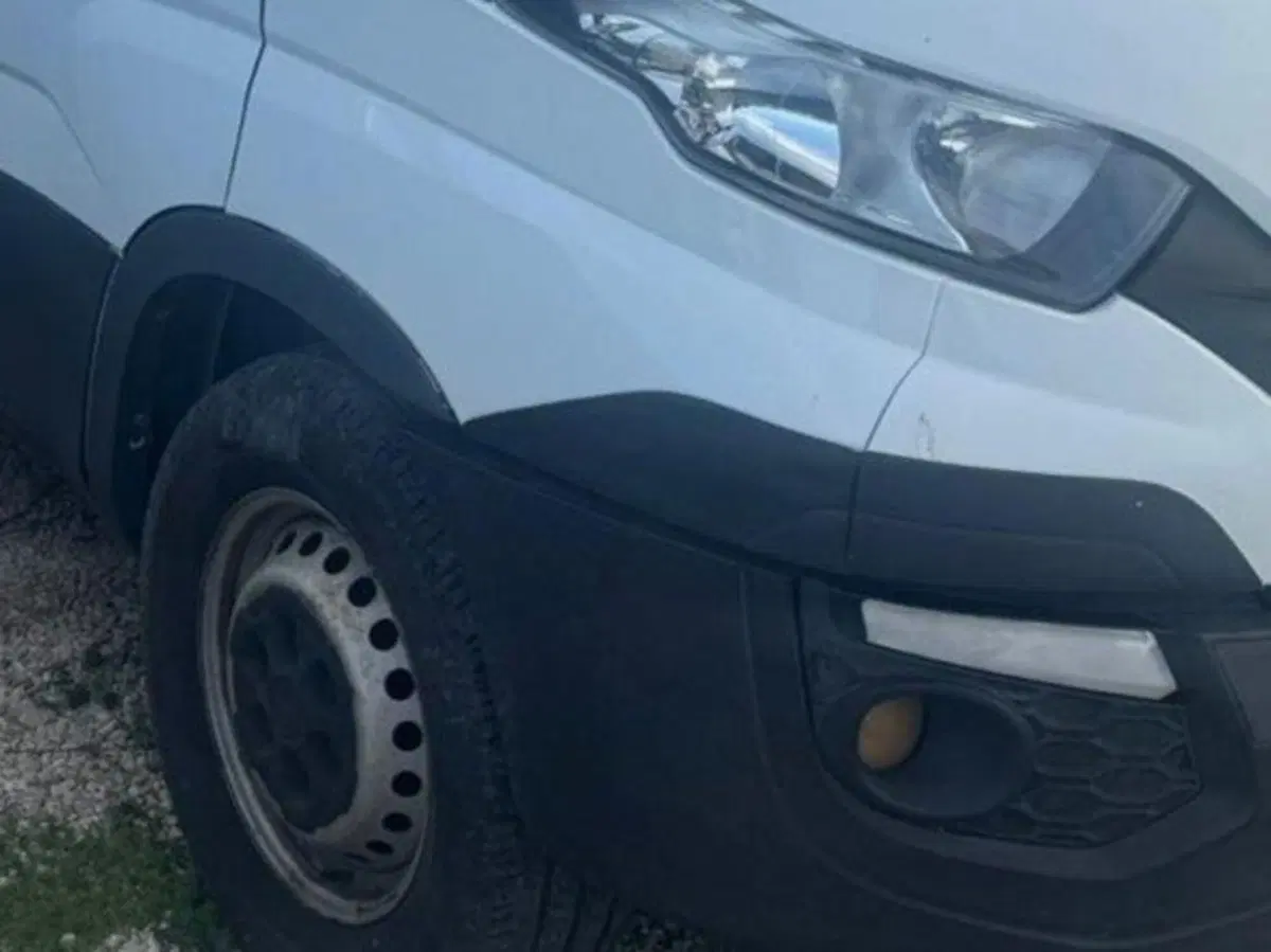 Iveco Daily Furgone usata a Salerno (9)