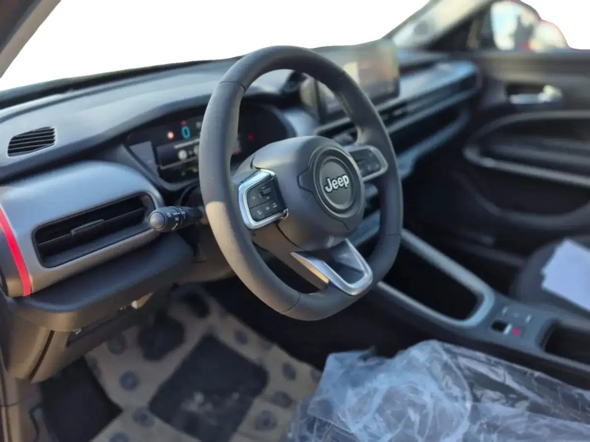 Jeep Avenger nuova a Salerno (6)