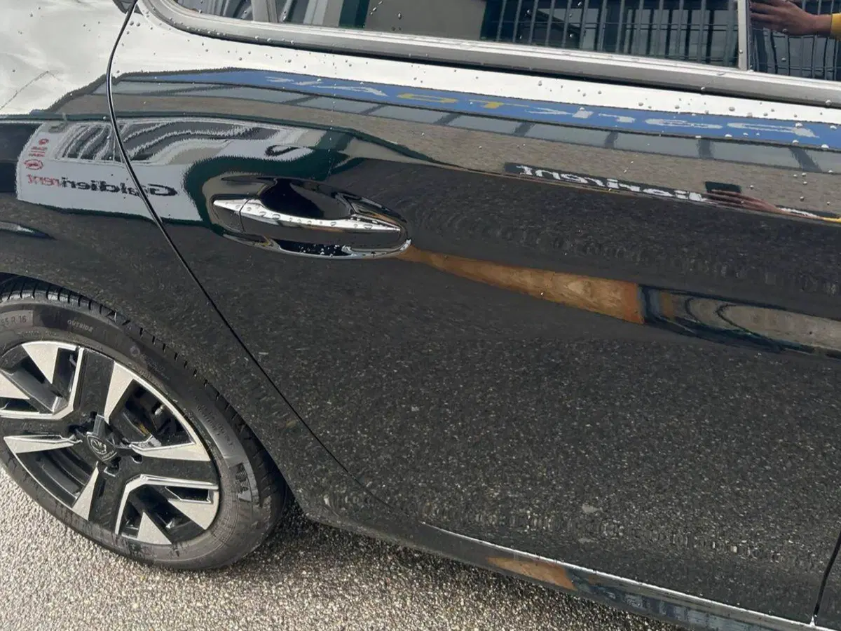 Peugeot 208 usata a Salerno (9)