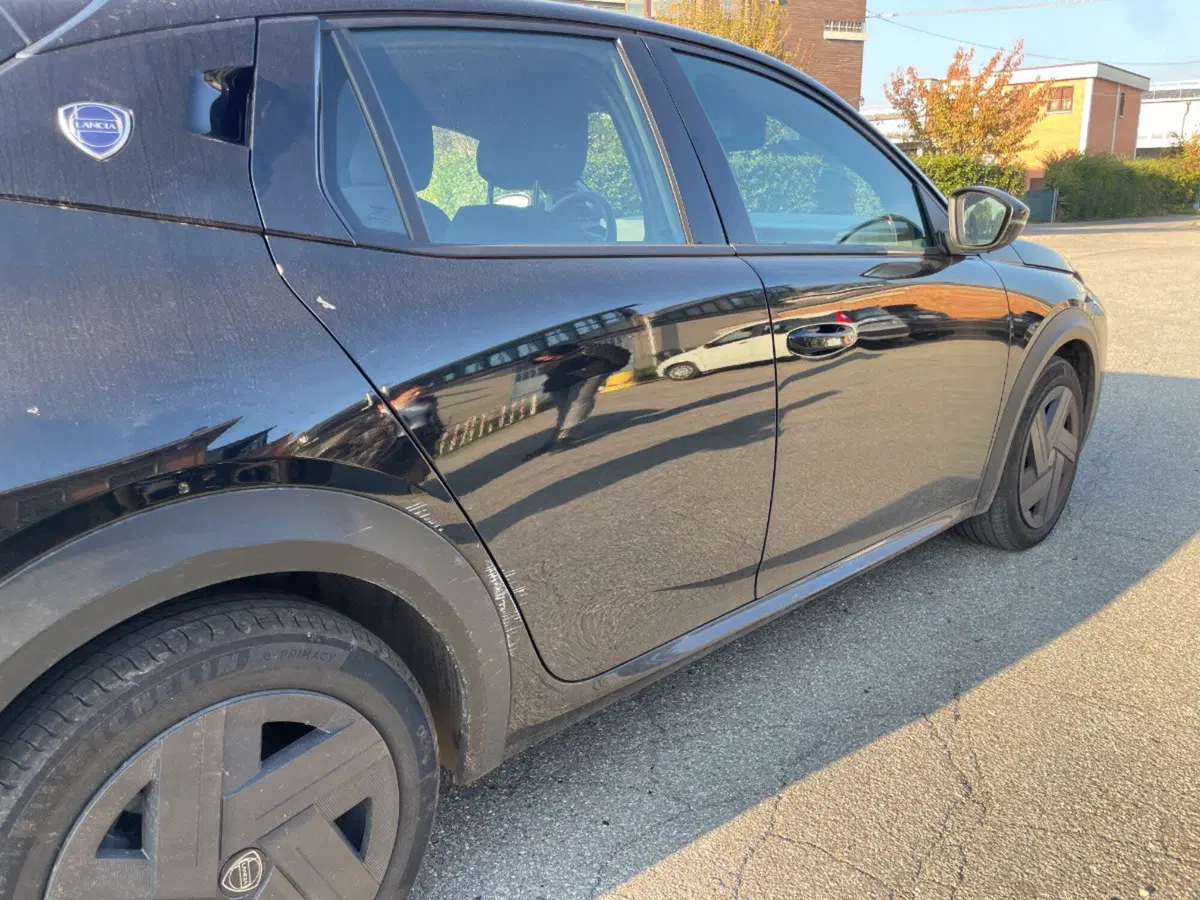 Lancia Ypsilon usata a Salerno (15)