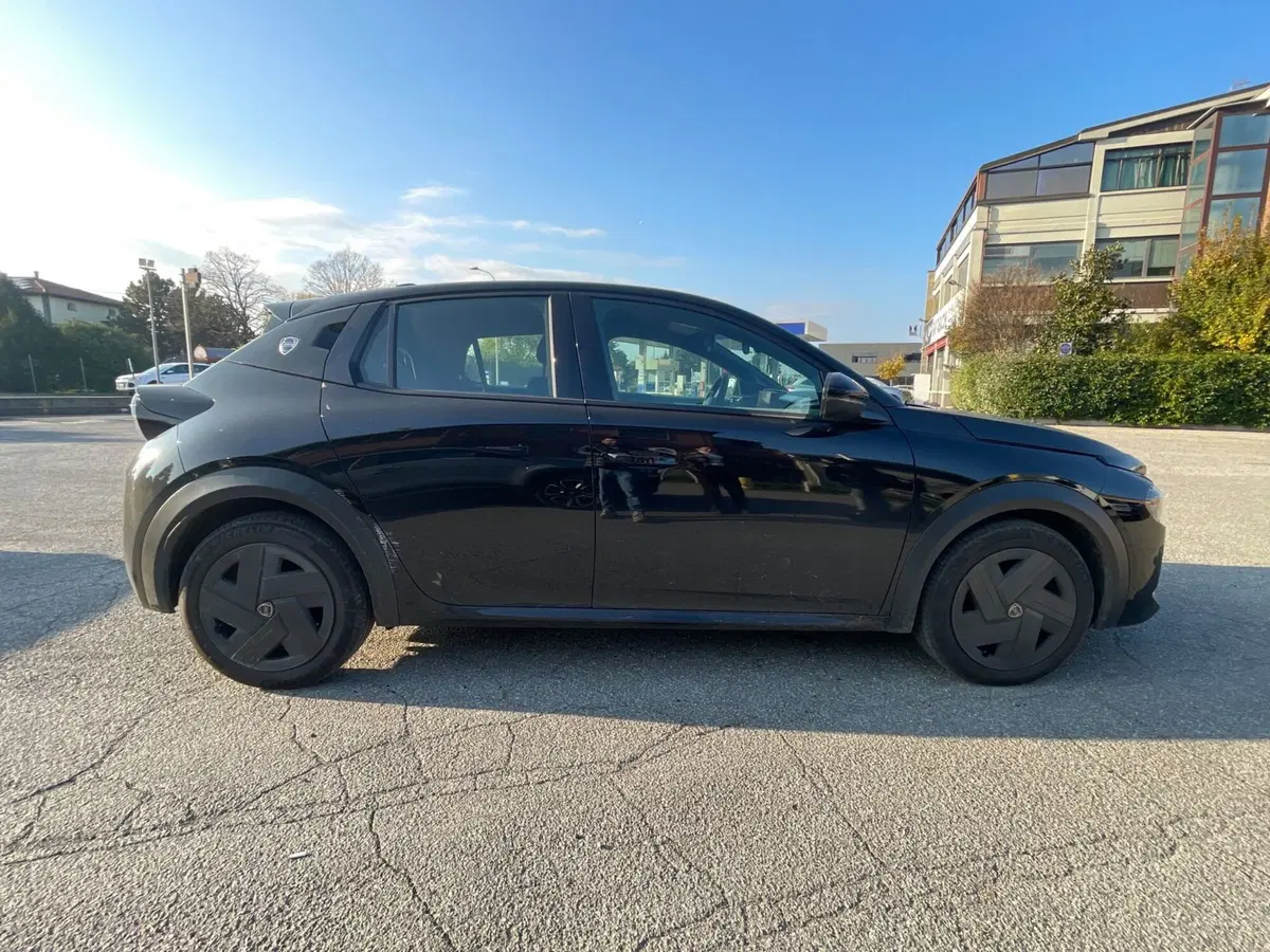 Lancia Ypsilon usata a Salerno (17)