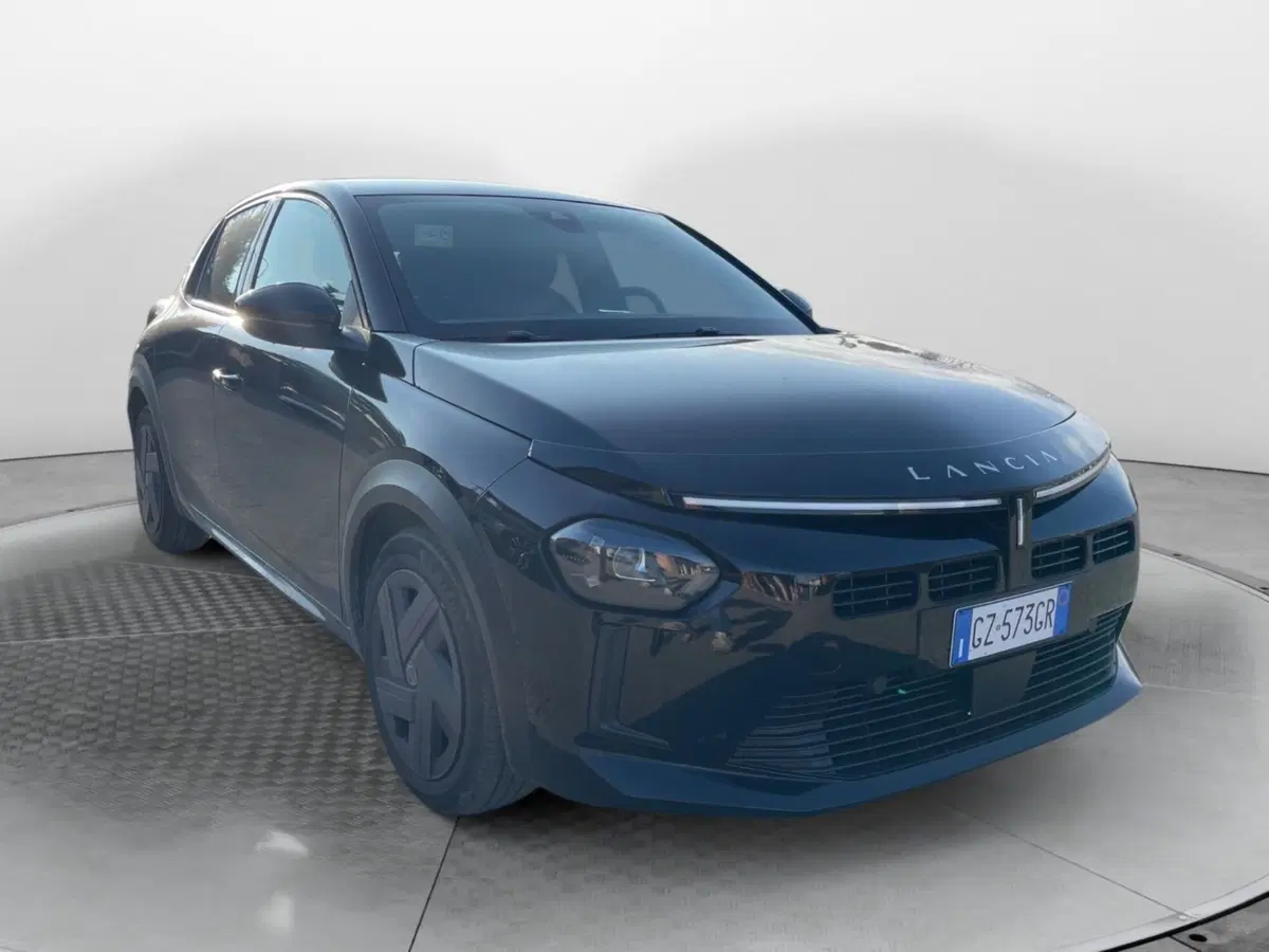 Lancia Ypsilon usata a Salerno (2)
