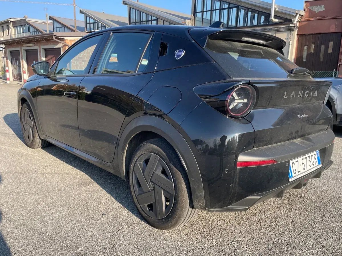 Lancia Ypsilon usata a Salerno (3)