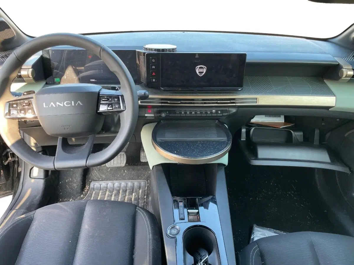Lancia Ypsilon usata a Salerno (5)