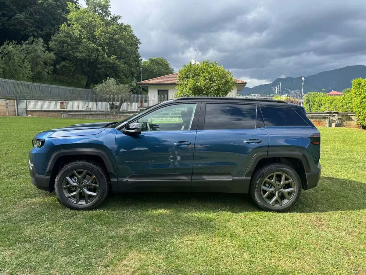 Jeep Compass nuova a Salerno (10)