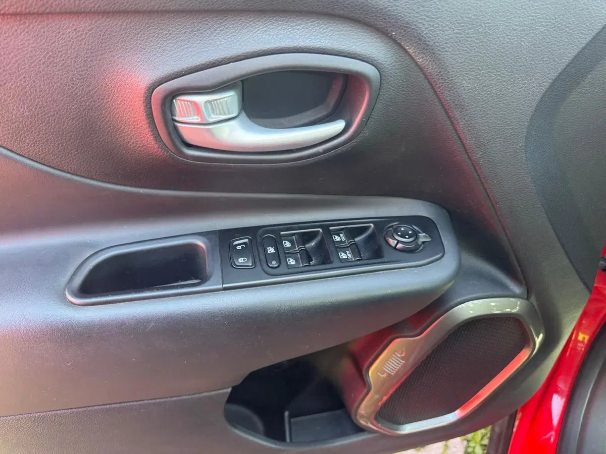 Jeep Renegade usata a Salerno (15)