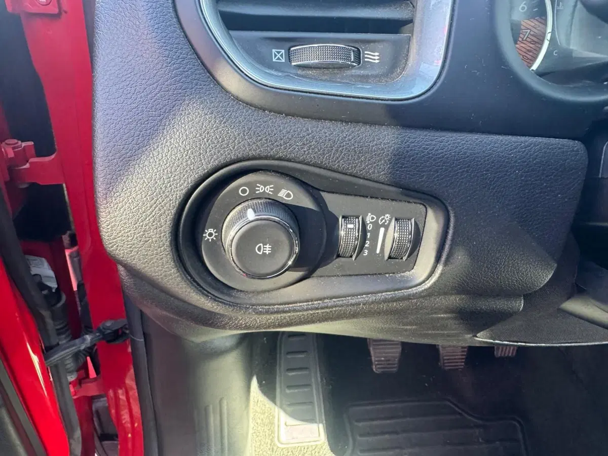 Jeep Renegade usata a Salerno (16)