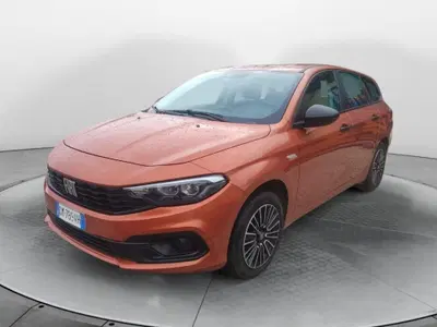 Fiat Tipo Station Wagon Tipo SW 1.0 t3 Cross 100cv del 2023 usata a Fisciano