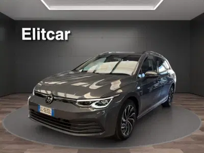 Volkswagen Golf Variant 1.0 eTSI EVO DSG Life del 2021 usata a Dormelletto