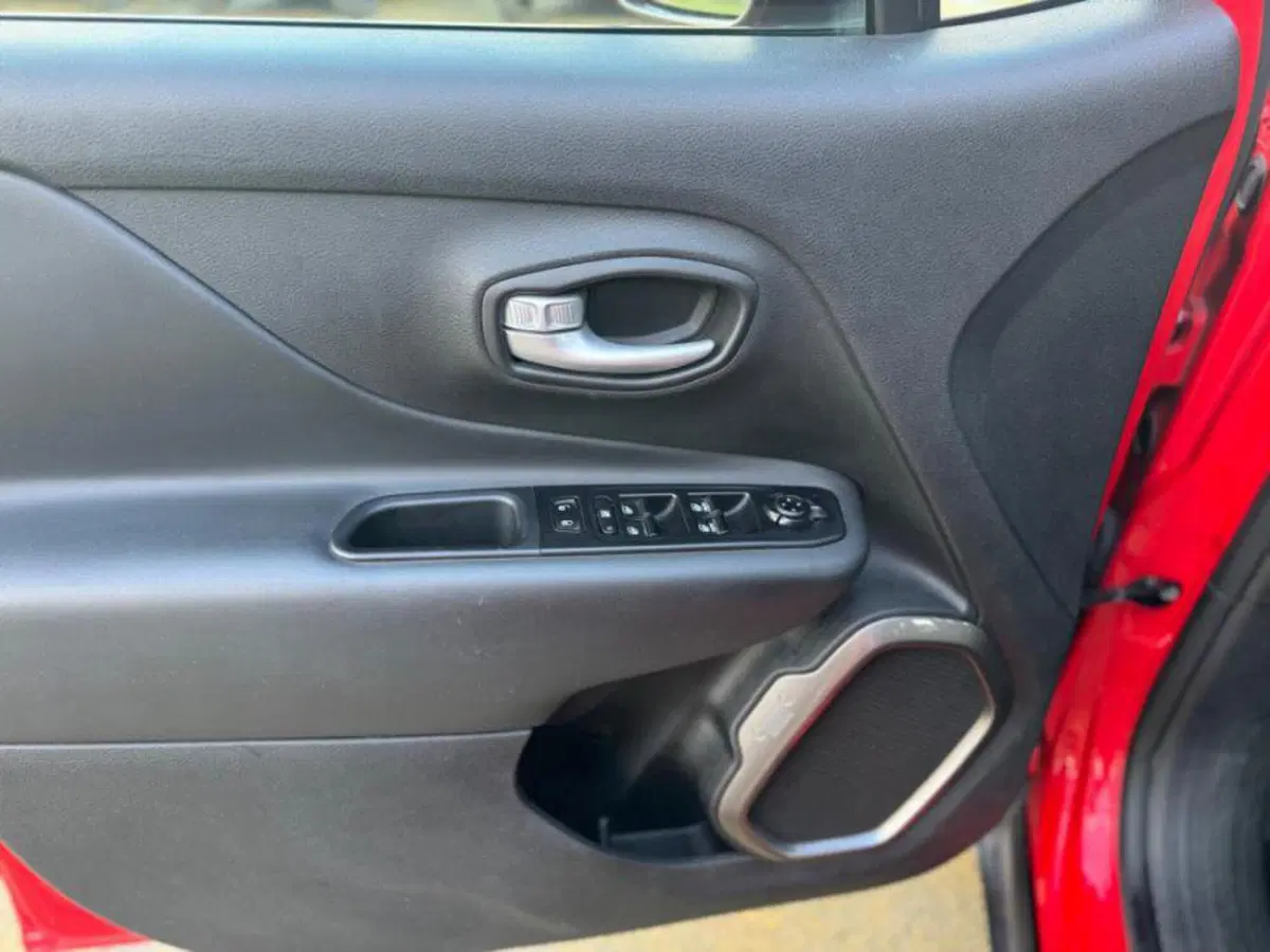 Jeep Renegade usata a Salerno (14)