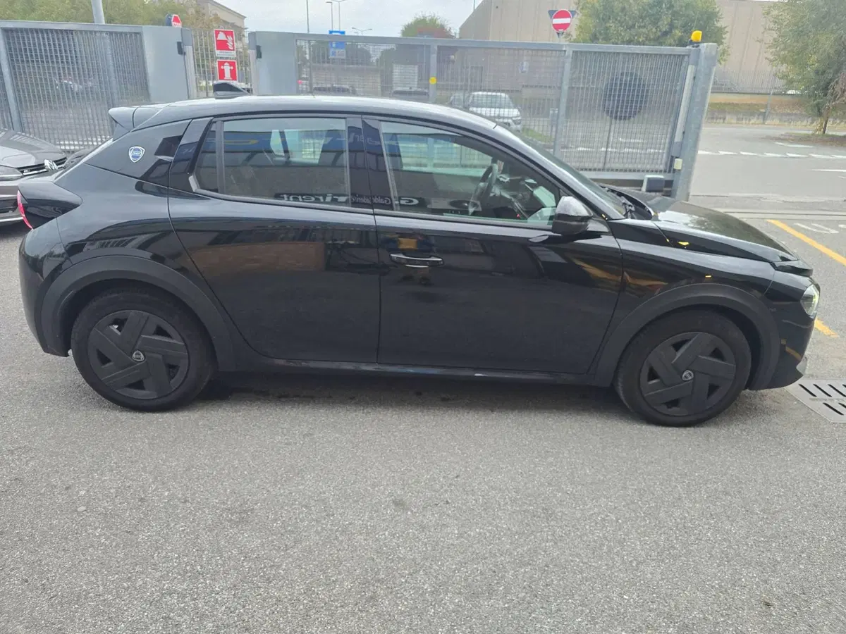 Lancia Ypsilon usata a Salerno (11)