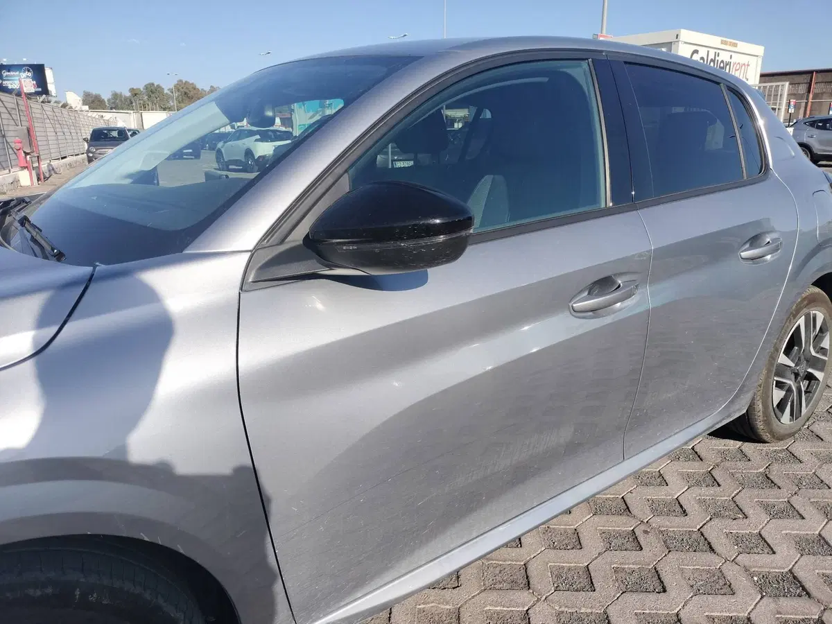 Peugeot 208 usata a Salerno (11)