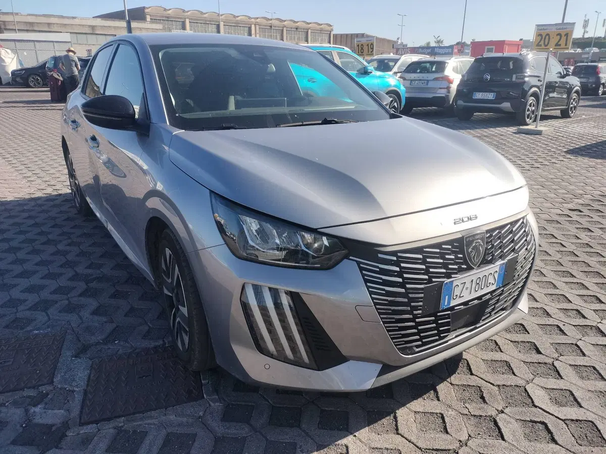 Peugeot 208 usata a Salerno (2)