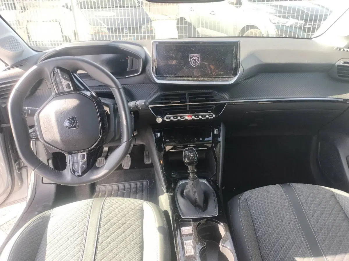 Peugeot 208 usata a Salerno (5)
