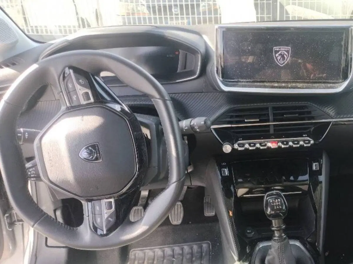 Peugeot 208 usata a Salerno (8)