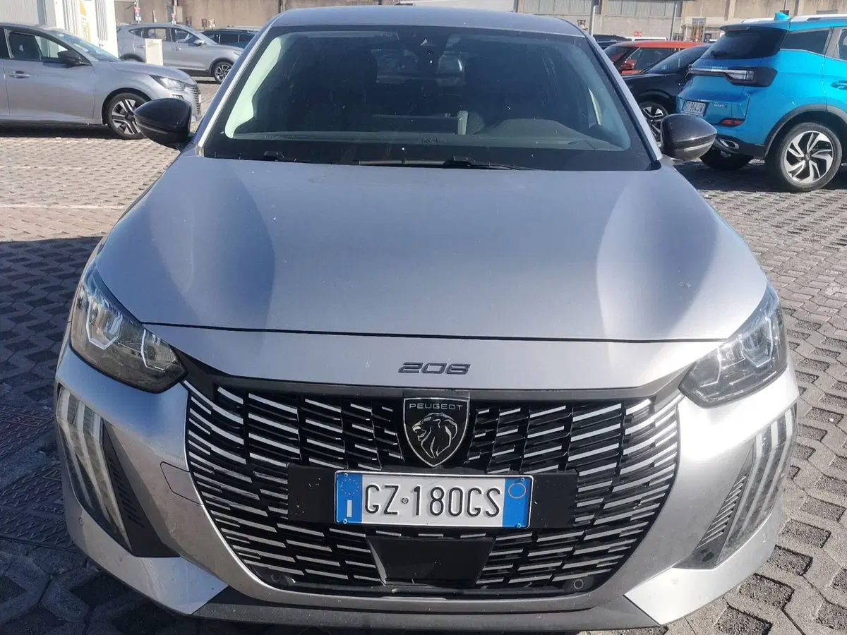 Peugeot 208 usata a Salerno (9)