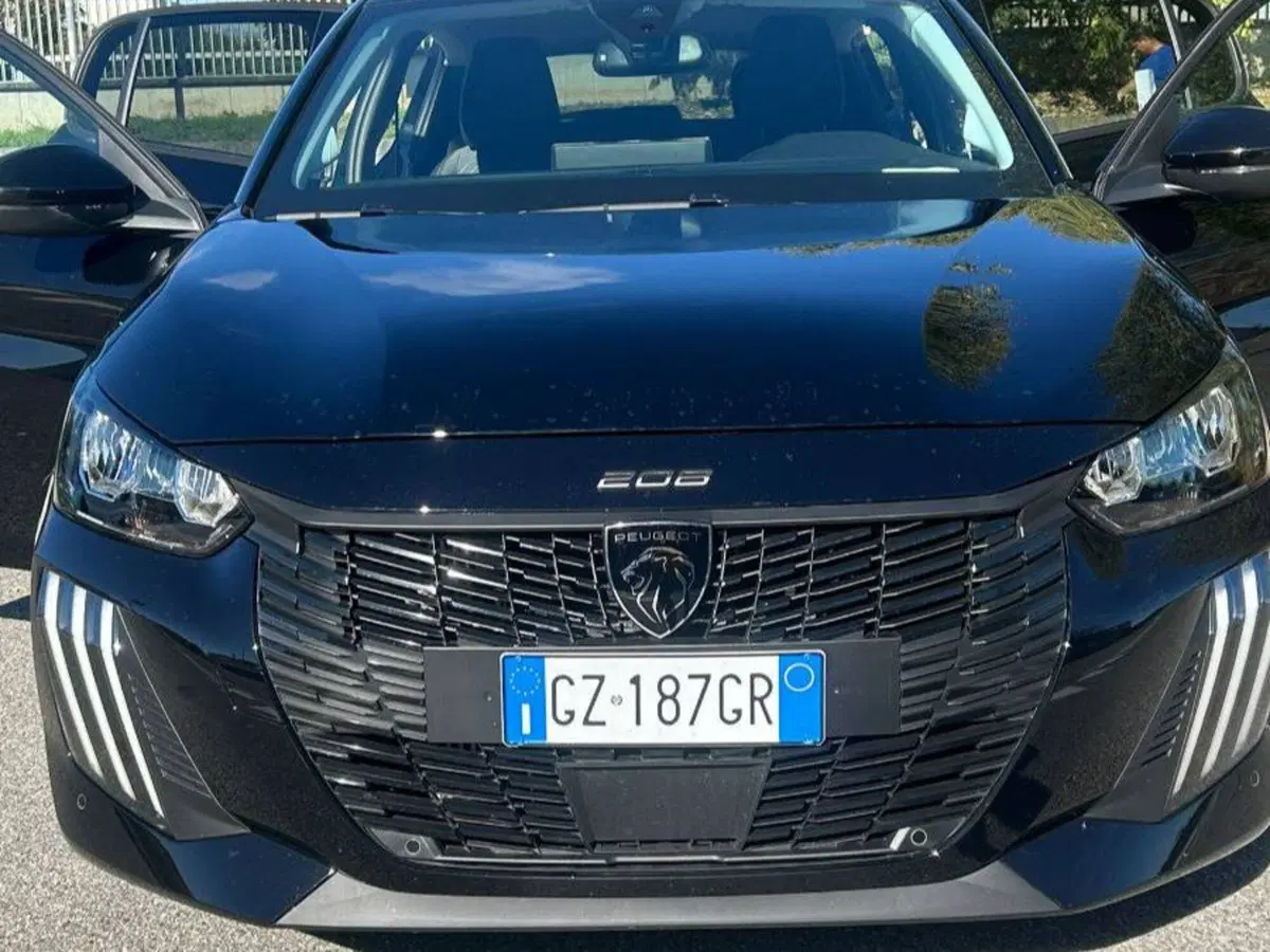 Peugeot 208 usata a Salerno (10)