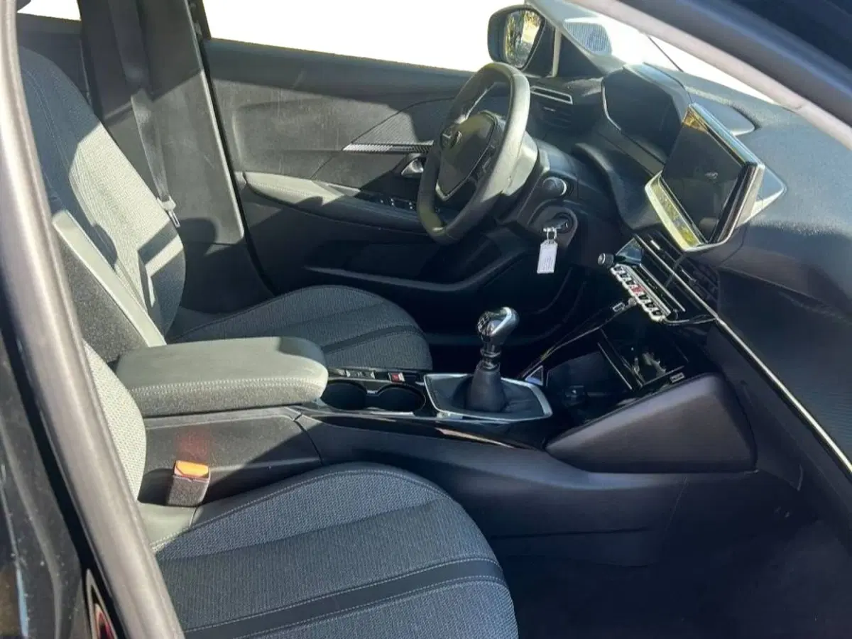 Peugeot 208 usata a Salerno (8)