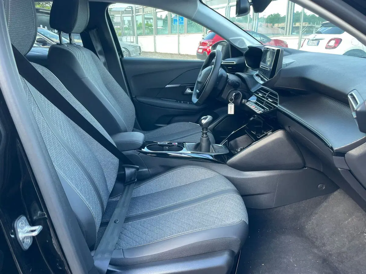 Peugeot 208 usata a Salerno (12)