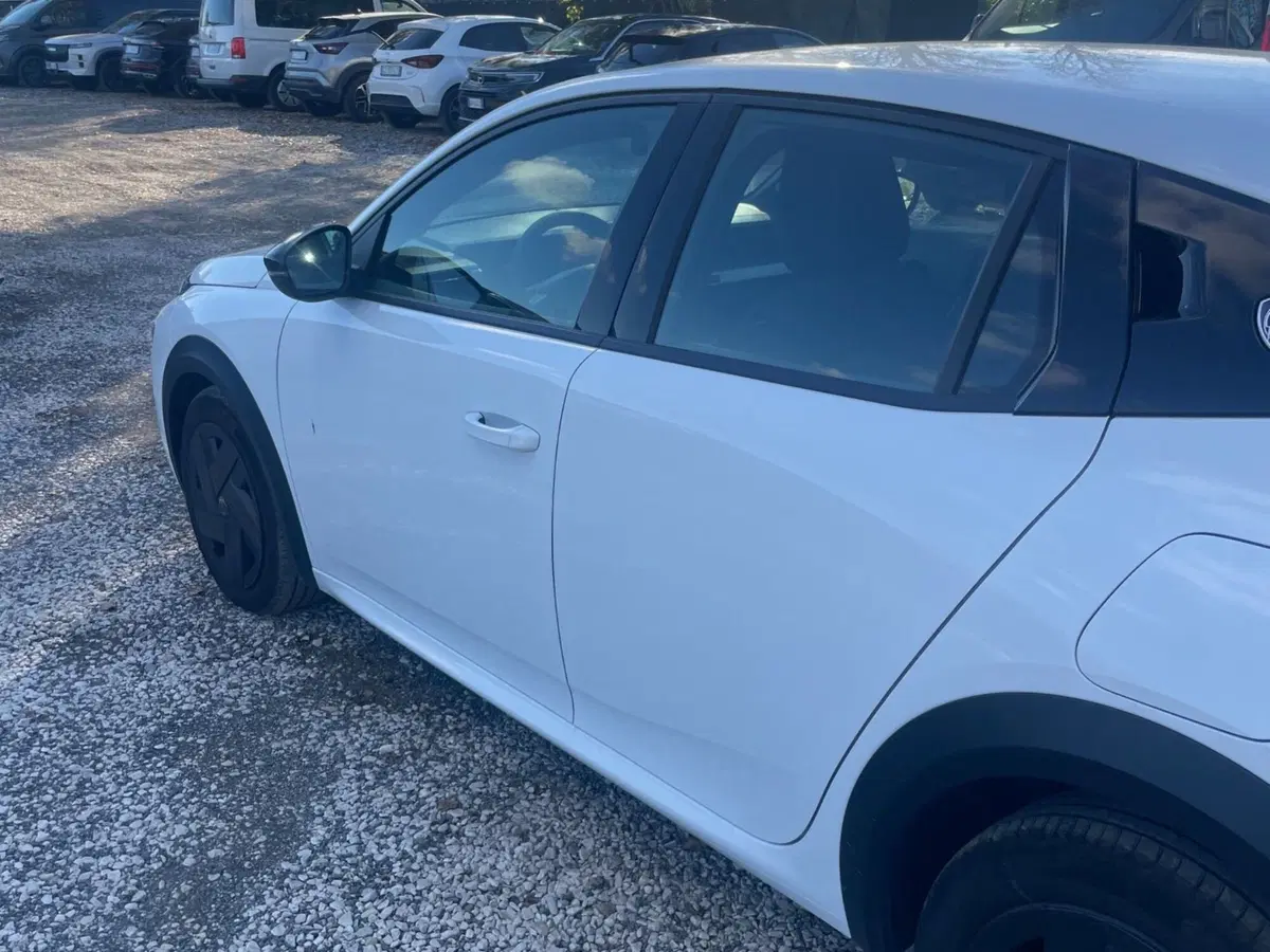 Lancia Ypsilon usata a Salerno (12)