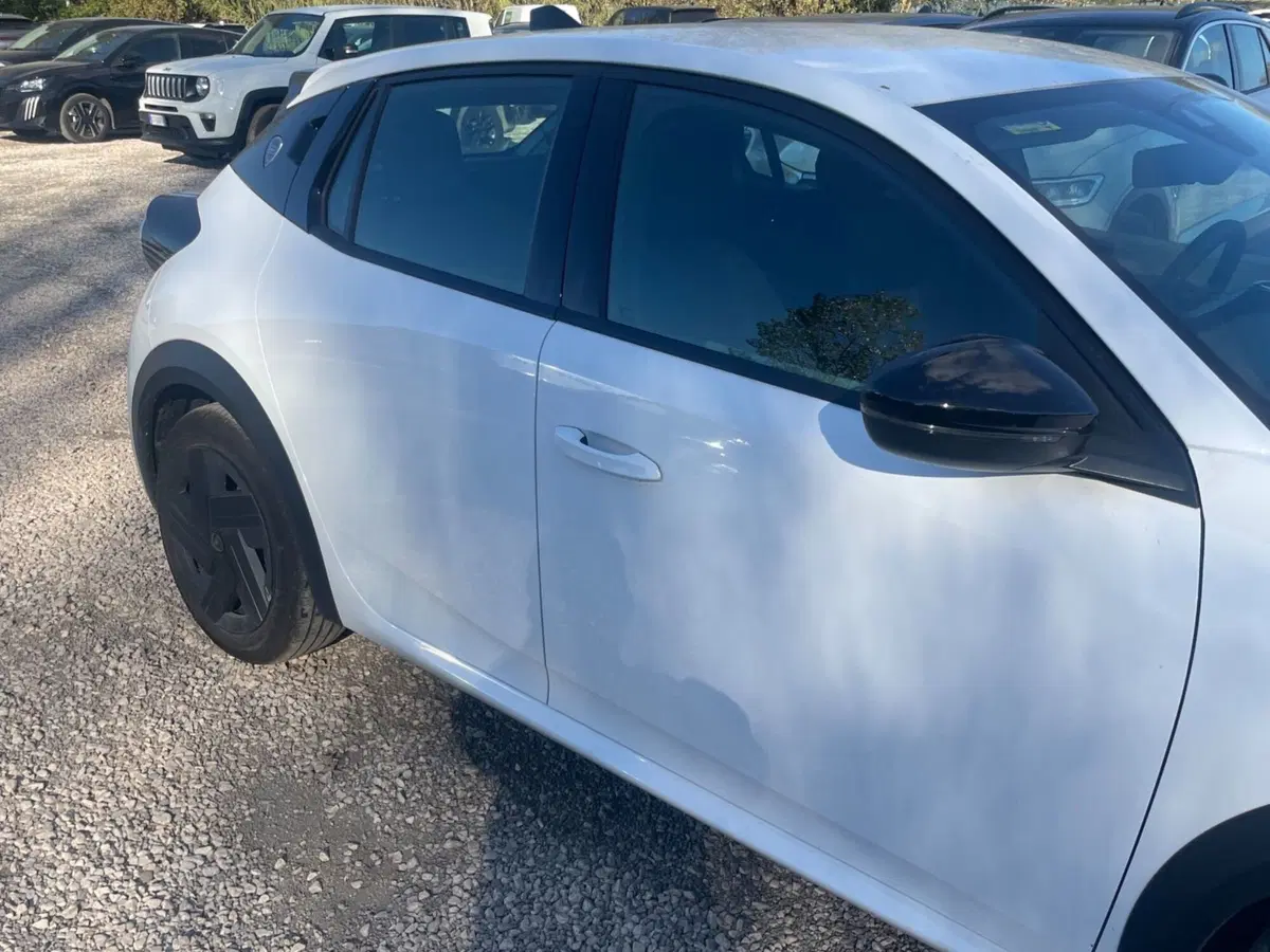 Lancia Ypsilon usata a Salerno (17)