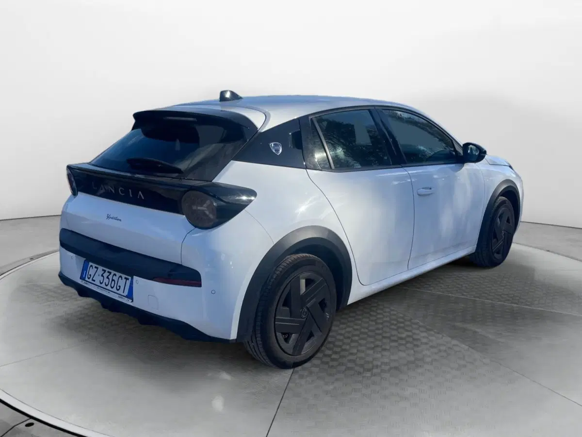 Lancia Ypsilon usata a Salerno (4)