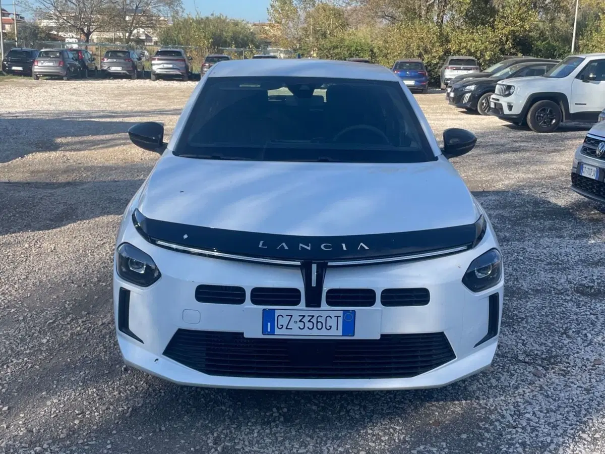 Lancia Ypsilon usata a Salerno (9)