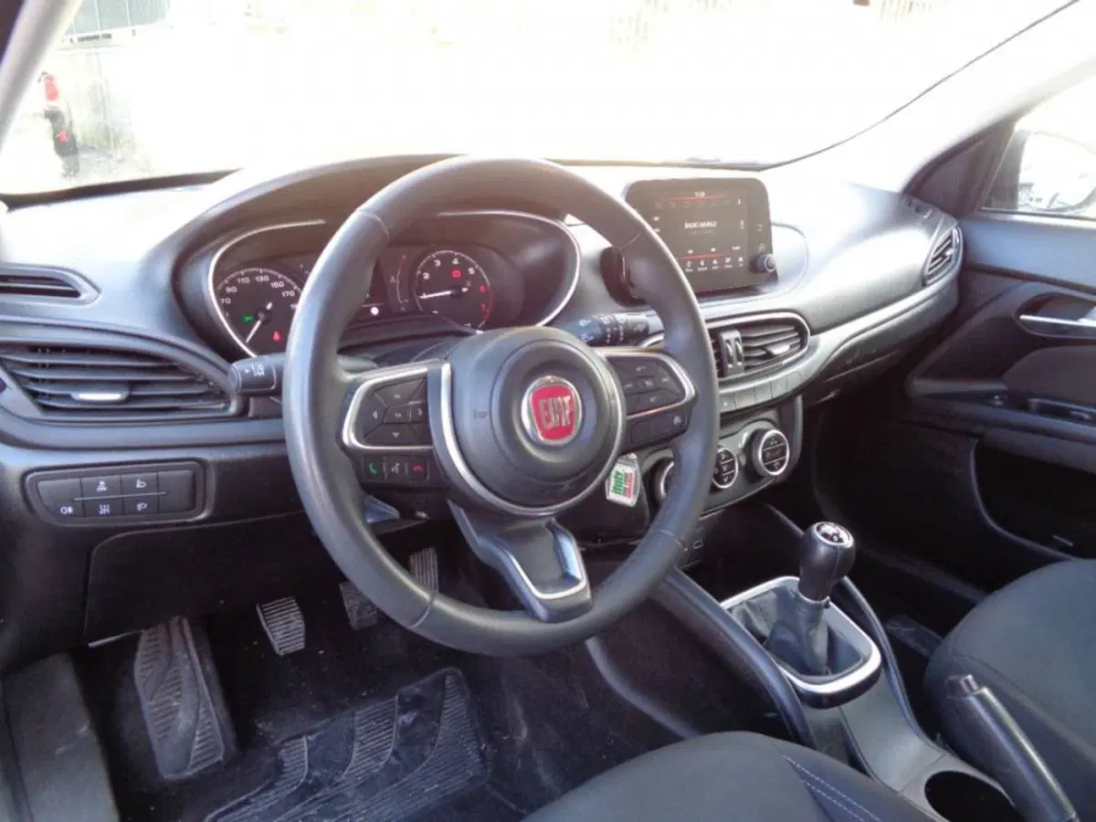 Fiat Tipo Station Wagon usata a Salerno (8)