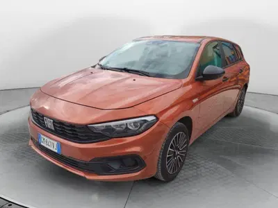 Fiat Tipo Station Wagon Tipo SW 1.0 t3 Cross 100cv del 2023 usata a Fisciano