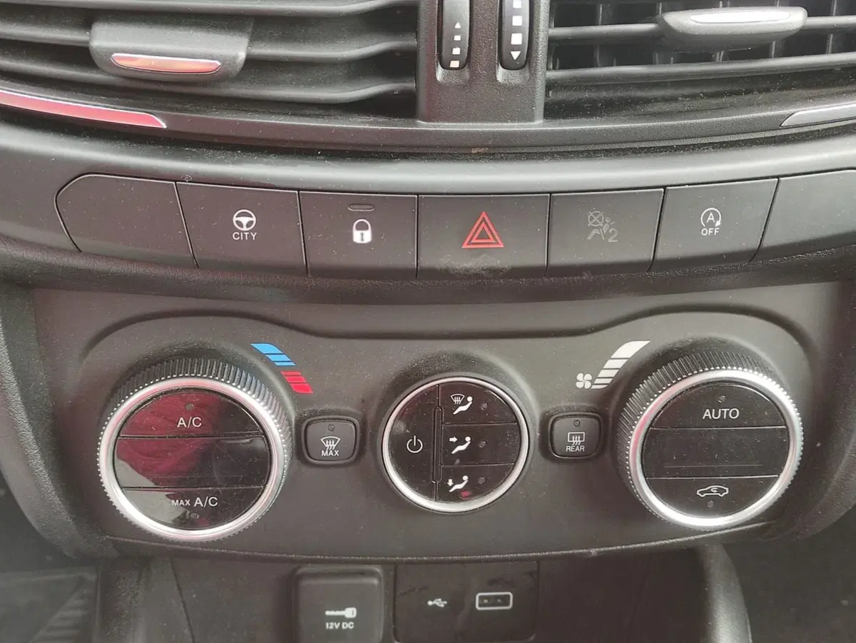 Fiat Tipo Station Wagon usata a Salerno (18)