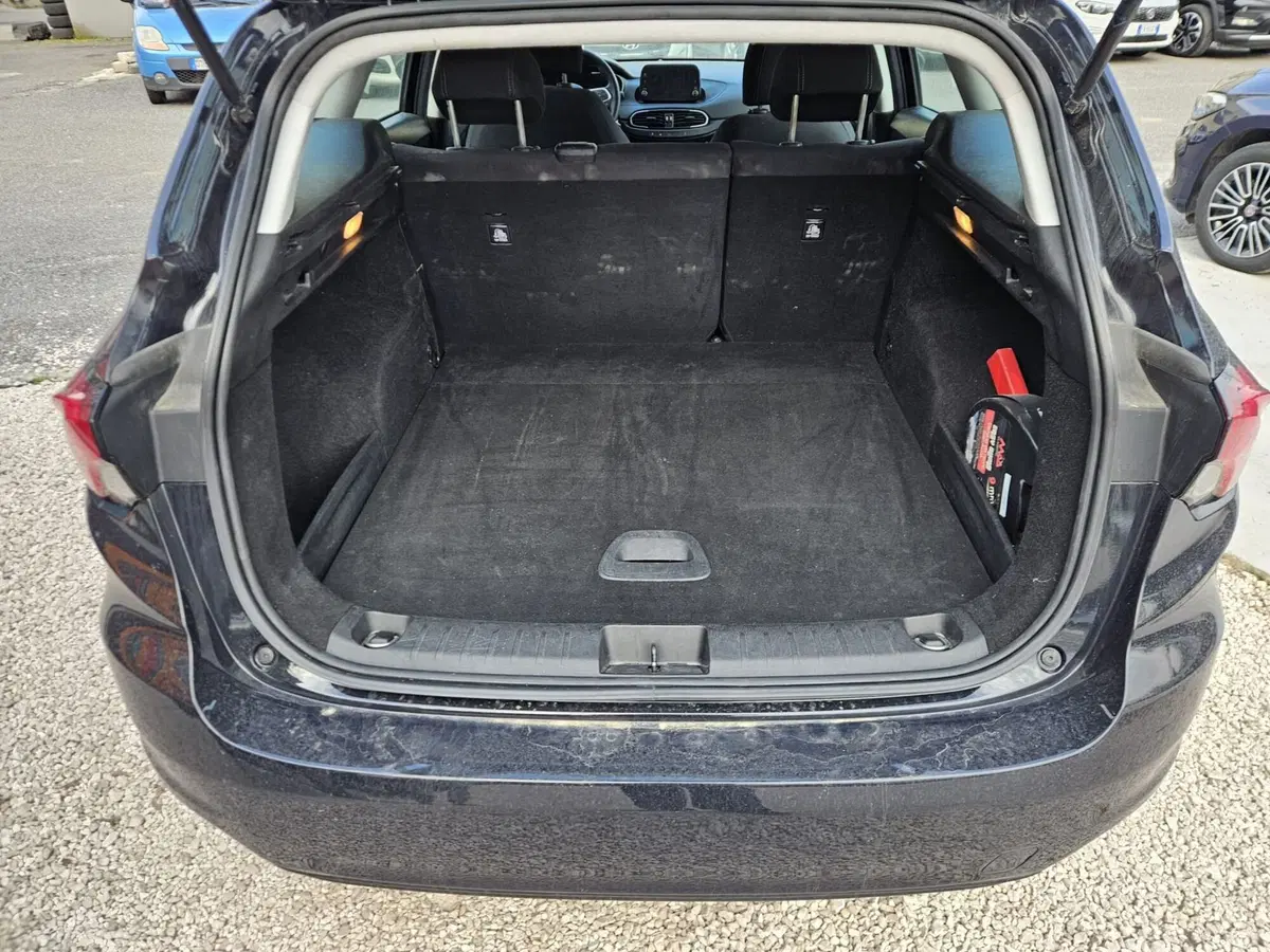 Fiat Tipo Station Wagon usata a Salerno (13)